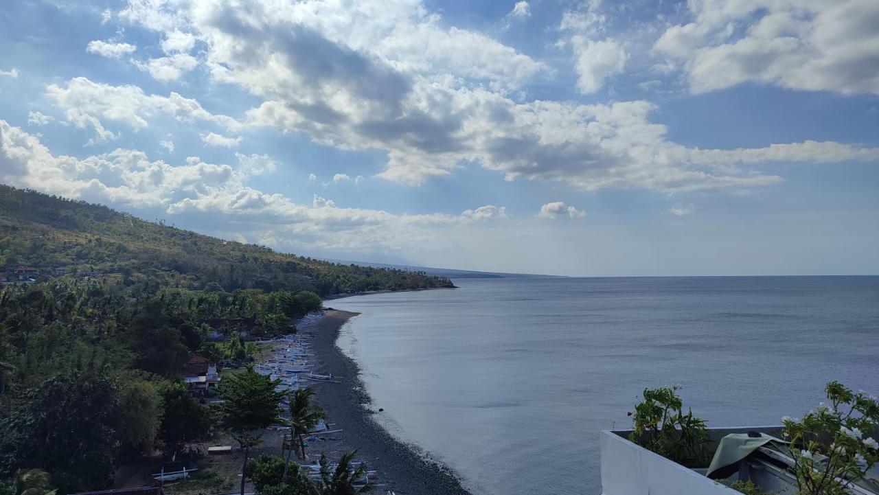 Waenis Sunset View Hotel And Restaurant, Amed, Bali Exterior foto