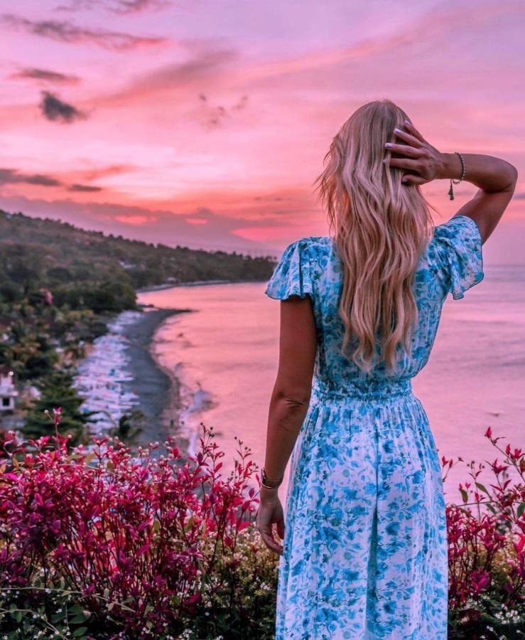 Waenis Sunset View Hotel And Restaurant, Amed, Bali Exterior foto
