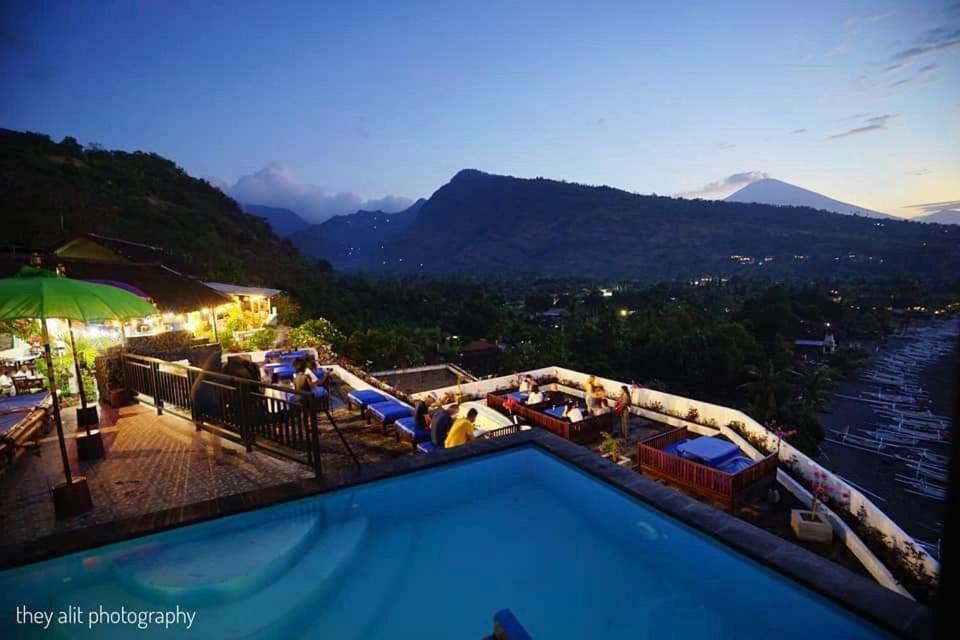 Waenis Sunset View Hotel And Restaurant, Amed, Bali Exterior foto
